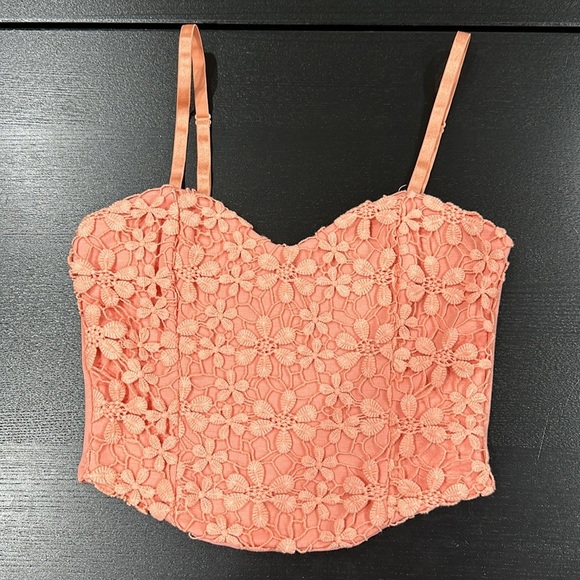 Tobi Flower Crochet Crop Top - S - Picture 2 of 8